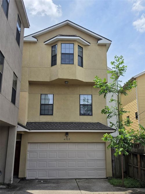 c-4323 Marina St, Houston, TX, 77007-2333 | Card Image