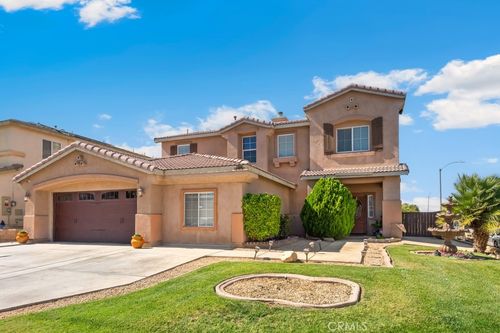 13898 Chestnut St, Victorville, CA, 92392 | Card Image