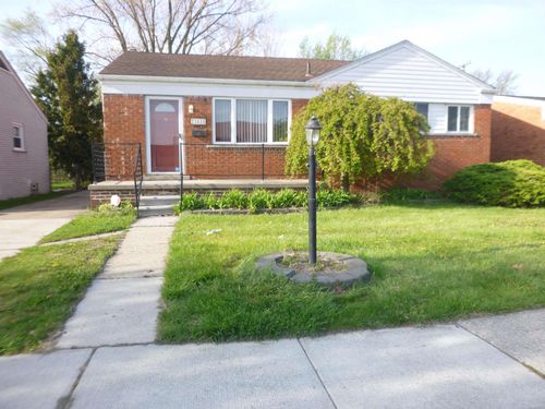21616 Lanse St, Saint Clair Shores, MI, 48081-2755 | Card Image