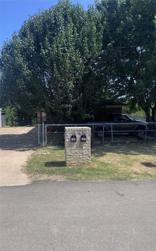 1209 Meriweather Ave, Fort Worth, TX, 76115-1660 | Card Image