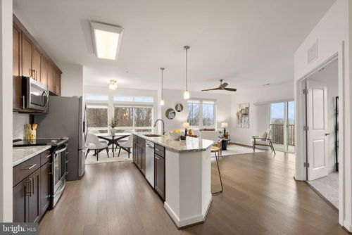 unit-203-9450 Silver King Ct, FAIRFAX, VA, 22031-4755 | Card Image