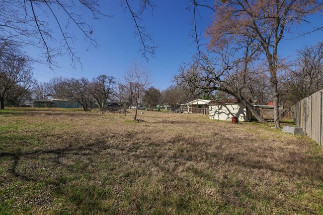305 Pine St, House other with 3 bedrooms, 2 bathrooms and null parking in Seven Points TX | Image 9
