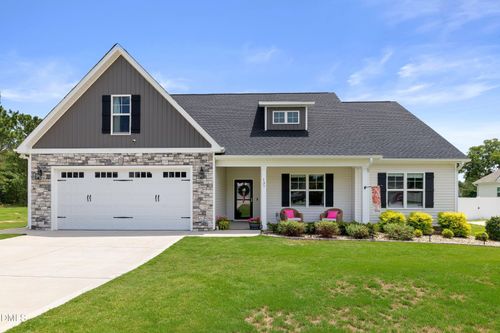 137 Shadybrook Dr, Benson, NC, 27504-8718 | Card Image