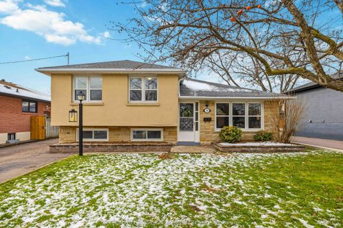 {{alt}} | Card Image