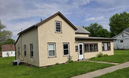 209 N Willis St, Heyworth, IL, 61745-9193 | Card Image