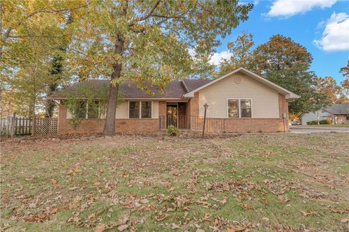 2 Ventnor Cir, Bella Vista, AR, 72715-2330 | Card Image