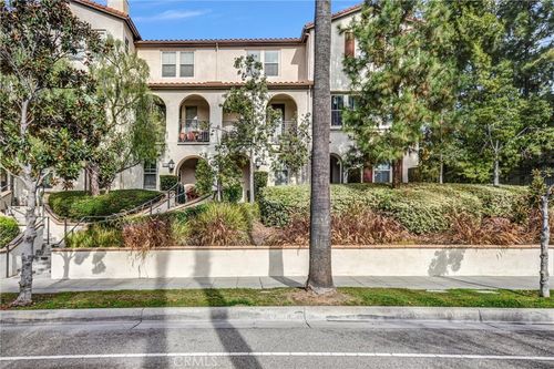 e-827 E Promenade, Azusa, CA, 91702 | Card Image