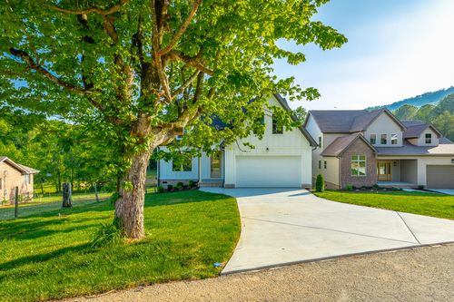 674 Courtney Ln, Chattanooga, TN, 37415-1206 | Card Image