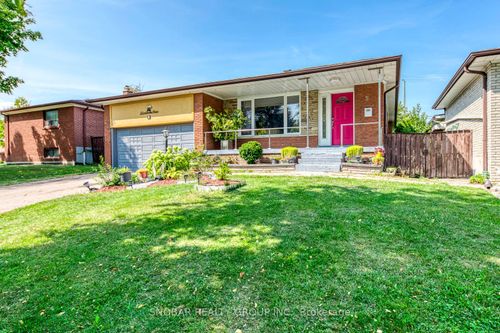 5 Earldown Dr, Etobicoke, ON, M9R2L4 | Card Image