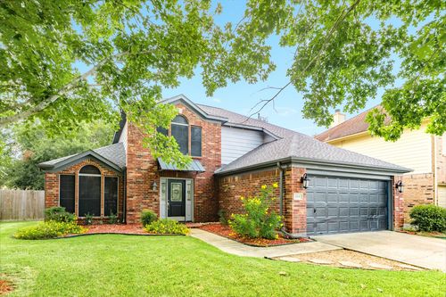 104 Papaya St, Lake Jackson, TX, 77566-5122 | Card Image