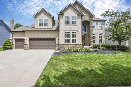 3334 Winding Woods Dr, Powell, OH, 43065-7379 | Card Image