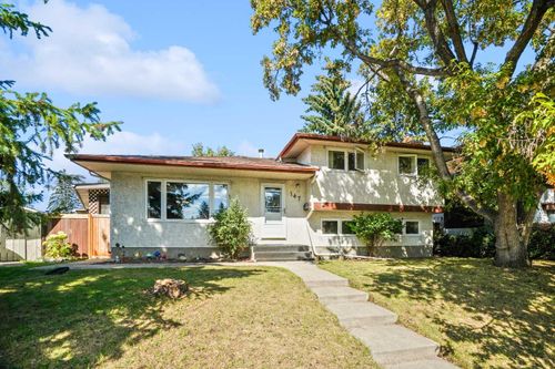 147 Manora Hill Ne, Calgary, AB, T2A4R8 | Card Image