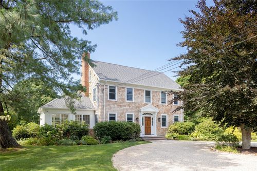 945 New Suffolk Ave, Mattituck, NY, 11952-3524 | Card Image