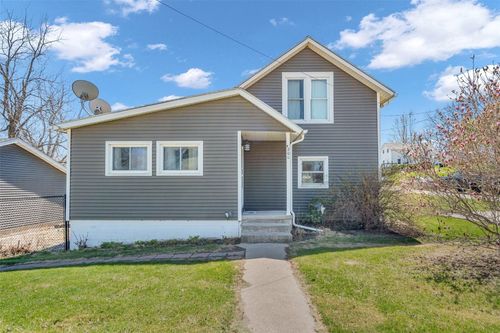 200 E Penn St, Williamsburg, IA, 52361-9482 | Card Image