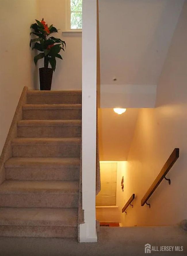 604 Woodbridge Commons Way, Townhouse with 2 bedrooms, 2 bathrooms and null parking in Iselin NJ | Image 9