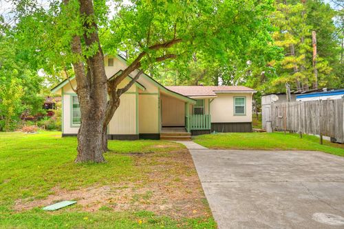 9574 Darkwood St, Willis, TX, 77318-7246 | Card Image