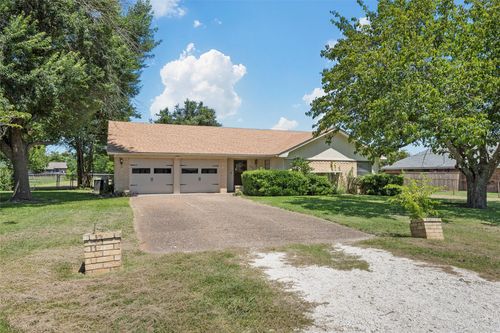 105 Melissa St, Eddy, TX, 76524-3202 | Card Image