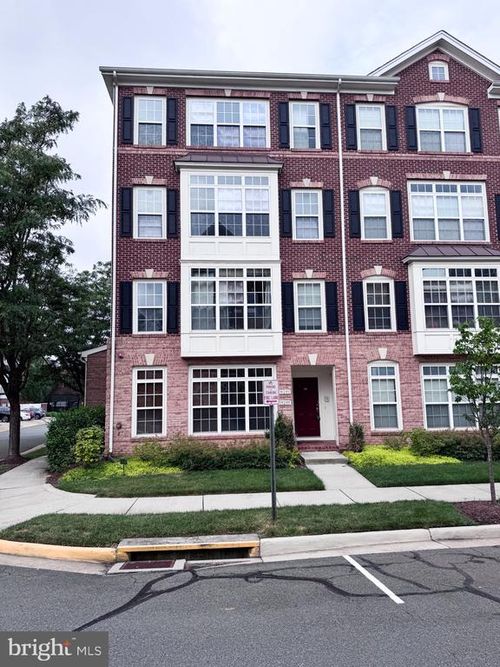 19295 Harlow Sq, LEESBURG, VA, 20176-6515 | Card Image