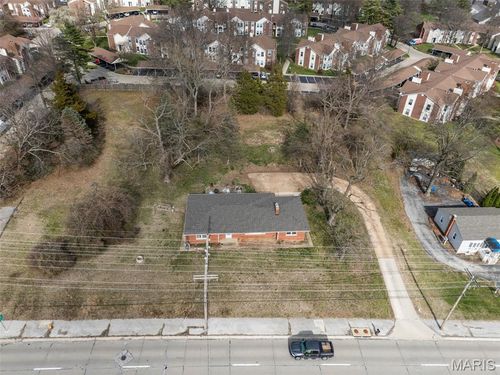 960 Chesterfield Pkwy E, Chesterfield, MO, 63017-2042 | Card Image