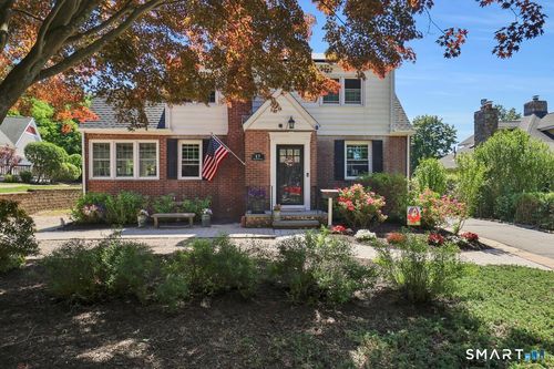 17 Trumbull Pl, North Haven, CT, 06473-2522 | Card Image