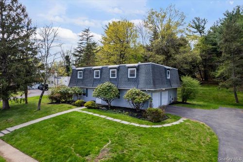 3 Spring Rock Pl, Spring Valley, NY, 10977-1715 | Card Image