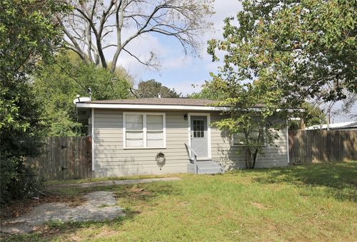 108 W Mink St, Willis, TX, 77378-8802 | Card Image