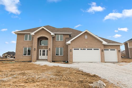 8214 Stanley Trl S, Frankfort, IL, 60423-9247 | Card Image
