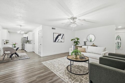 300 Leighton Dr, Terrell, TX, 75160-1410 | Card Image