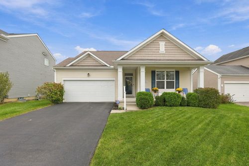 2440 Sky Valley Dr, Grove City, OH, 43123-1323 | Card Image