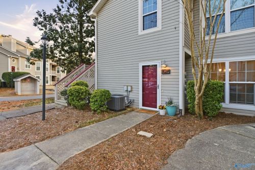 1040 Stones Throw Dr Nw, Huntsville, AL, 35806-3532 | Card Image
