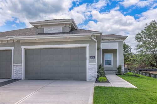 9851 Greeley St, Lenexa, KS, 66227-3211 | Card Image