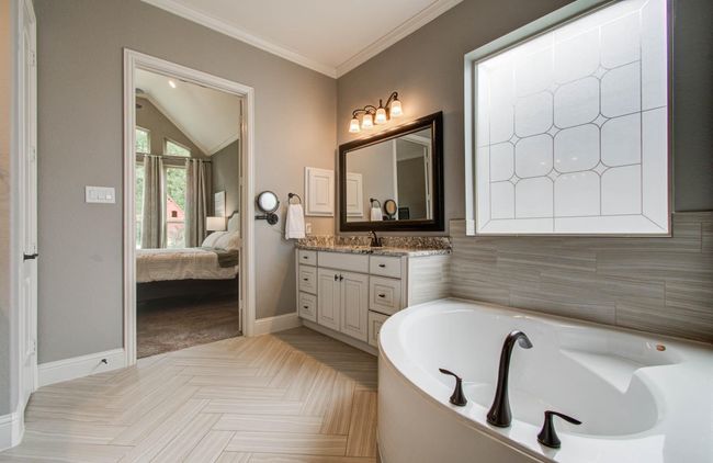 Primary Bath | Image 19