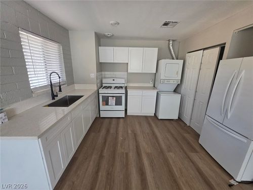 a-2125 Ballard Dr, Las Vegas, NV, 89104-2074 | Card Image