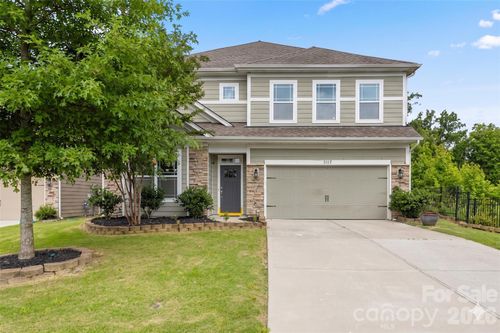1042 Dina Dr, Fort Mill, SC, 29708-9293 | Card Image