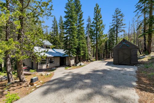 2025 Huckleberry Heights Rd, Twin Bridges, CA, 95735 | Card Image