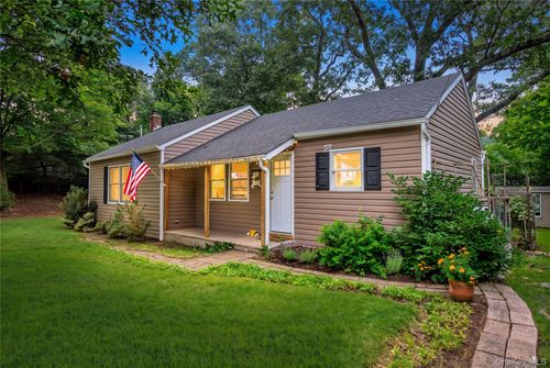 27 Glen Dr, Sound Beach, NY, 11789-1225 | Card Image