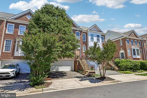 26071 Nimbleton Sq, CHANTILLY, VA, 20152-3662 | Card Image
