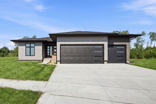 4713 Luke St, Cedar Falls, IA, 50613-8361 | Card Image