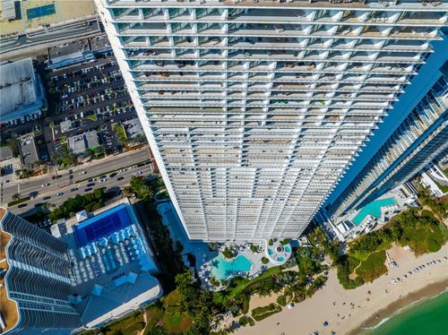 apt-2005-16901 Collins Ave, Sunny Isles Beach, FL, 33160-5350 | Card Image