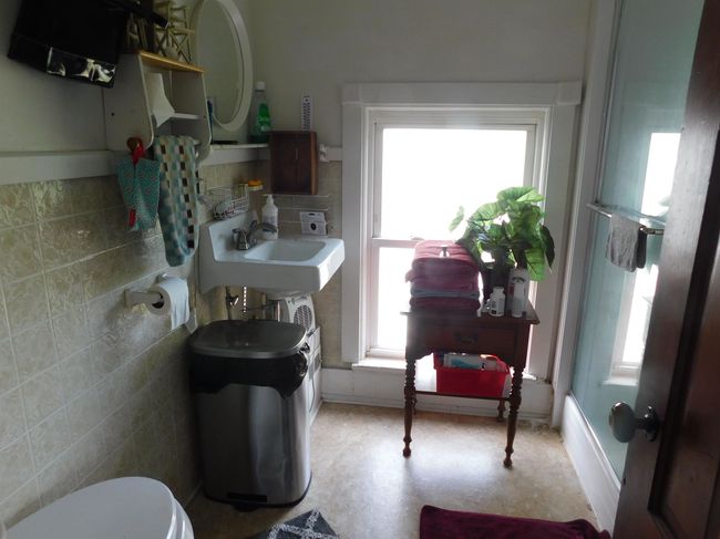 8 Center St, House other with 3 bedrooms, 2 bathrooms and null parking in Springfield VT | Image 18