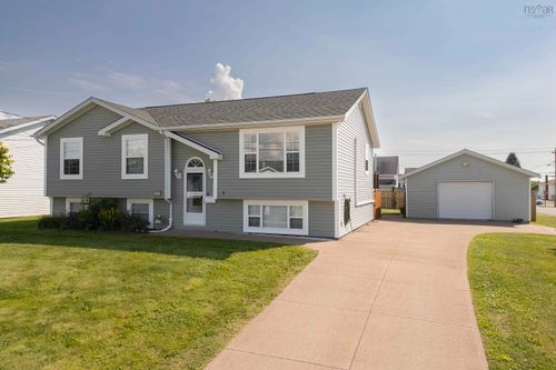 1 Paradise Ave, Amherst, NS, B4H4W9 | Card Image