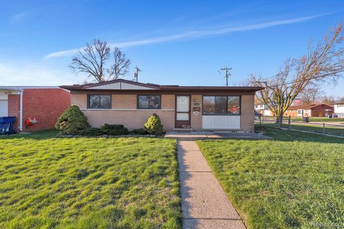 34381 Rosslyn St, Westland, MI, 48185-3661 | Card Image