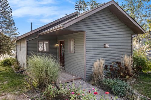 3525 Coon Rd, Gregory, MI, 48137-9619 | Card Image