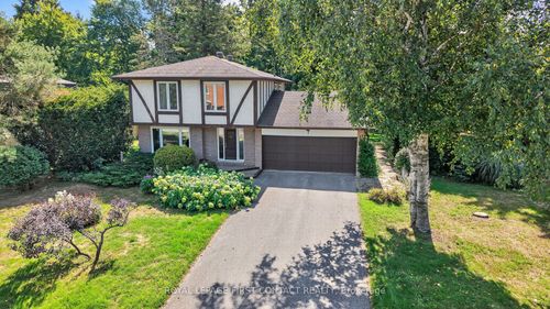 7 Maplecrest Rd, Midhurst, ON, L9X0P8 | Card Image