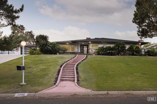 3946 Claremont Dr, Bakersfield, CA, 93306 | Card Image