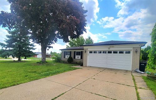 3136 Alden Dr, Sterling Heights, MI, 48310-6037 | Card Image