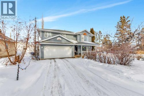 220 1st Ave E, Maidstone, SK, S0M1M0 | Card Image