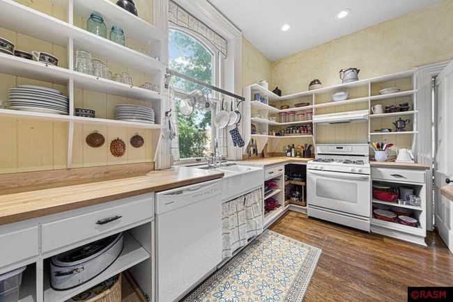 104 N 8 Th St, House other with 4 bedrooms, 5 bathrooms and null parking in Henderson MN | Image 11