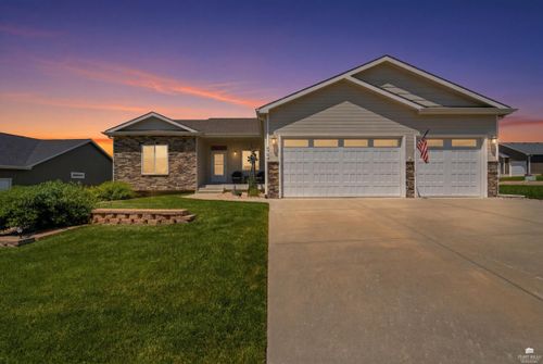 4754 Christine Cir, Manhattan, KS, 66502-1677 | Card Image