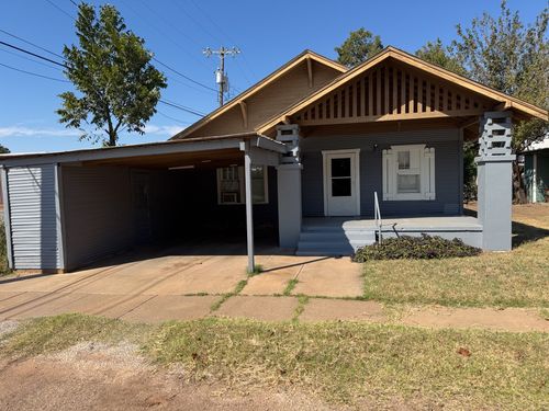 304 W Nevada St, Seymour, TX, 76380-2114 | Card Image